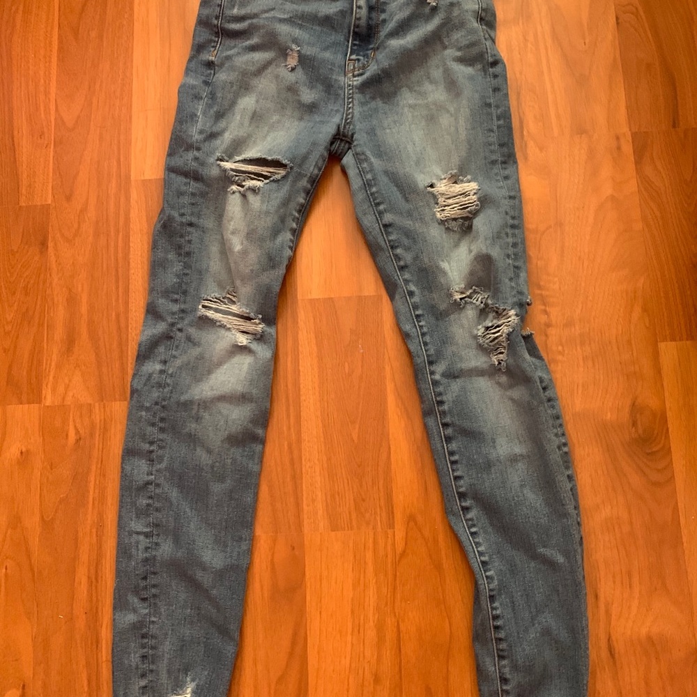 American Eagle distressed jeans